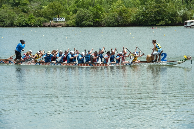 NextGen members participate in the Oak Ridge Dragon Boat Festival.