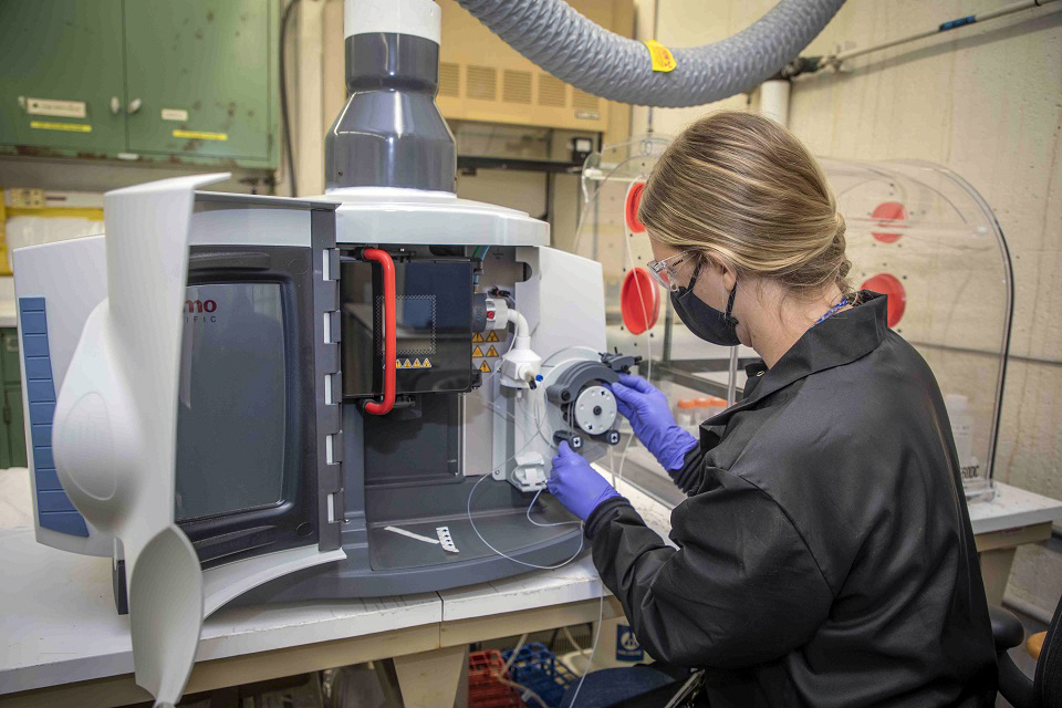 Worker prepares an inductively coupled plasma‑optical emission spectrometry instrument for the day’s samples. Worker prepares an inductively coupled plasma‑optical emission spectrometry instrument for the day’s samples.