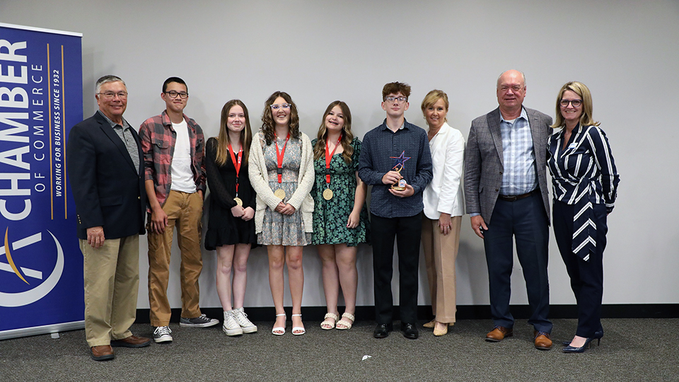 Jellico Elementary School partnered with Clayton Homes of Appalachia to win first place and a $1,000 STEM grant from Consolidated Nuclear Security for their classroom. The team also placed third in the People’s Choice Awards. 