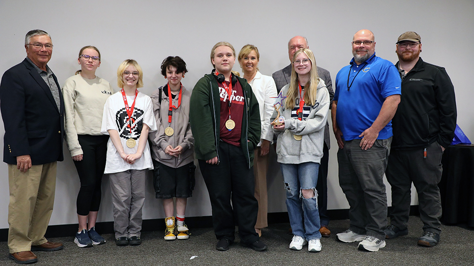 Clinton Middle School, working with Techmer PM, placed second in the Dream it. Do it. competition, winning a $750 STEM grant for their classroom from Consolidated Nuclear Security. The team also placed second in the People’s Choice Awards.   