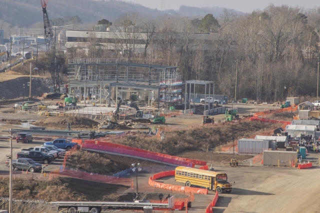 Work progresses at the Process Support Facilities with installation of structural steel. The subproject will achieve the “in the dry” milestone in March 2021.