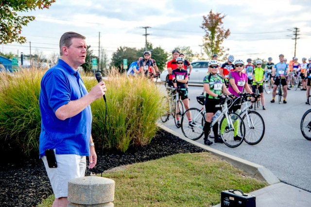 Y-12 Site Manager Bill Tindal welcomes riders at New Hope Center before the 7th Annual Turning Leaf Bike Tour.